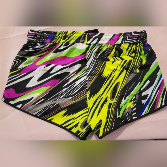 Fabletics shorts - Picture 3 of 3